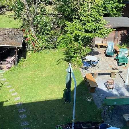 Apartment Groepsverblijf Monschau - Ruim Vakantiehuis voor 28 met Sauna