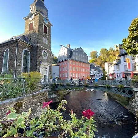 Groepsverblijf Monschau - Ruim Vakantiehuis Voor 28 Met Sauna Monschau