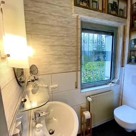 Groepsverblijf Monschau - Ruim Vakantiehuis voor 28 met Sauna * Monschau