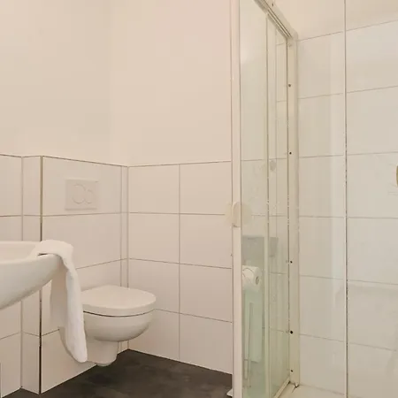 Groepsverblijf Monschau - Ruim Vakantiehuis voor 28 met Sauna Monschau