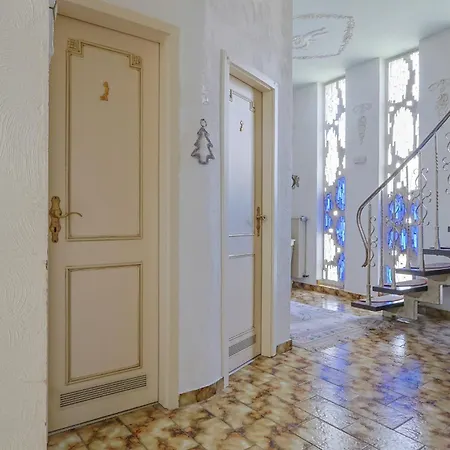 Groepsverblijf Monschau - Ruim Vakantiehuis voor 28 met Sauna