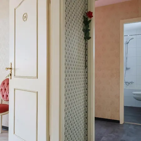 Groepsverblijf Monschau - Ruim Vakantiehuis voor 28 met Sauna Apartment